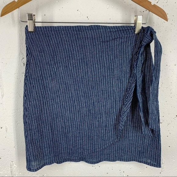 Amuse Society size small Navy Spinner Wrap Skirt NEW with tags - Picture 3 of 12